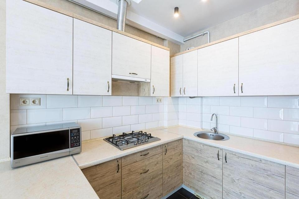 Цехова 1 Apartamento Lviv Exterior foto