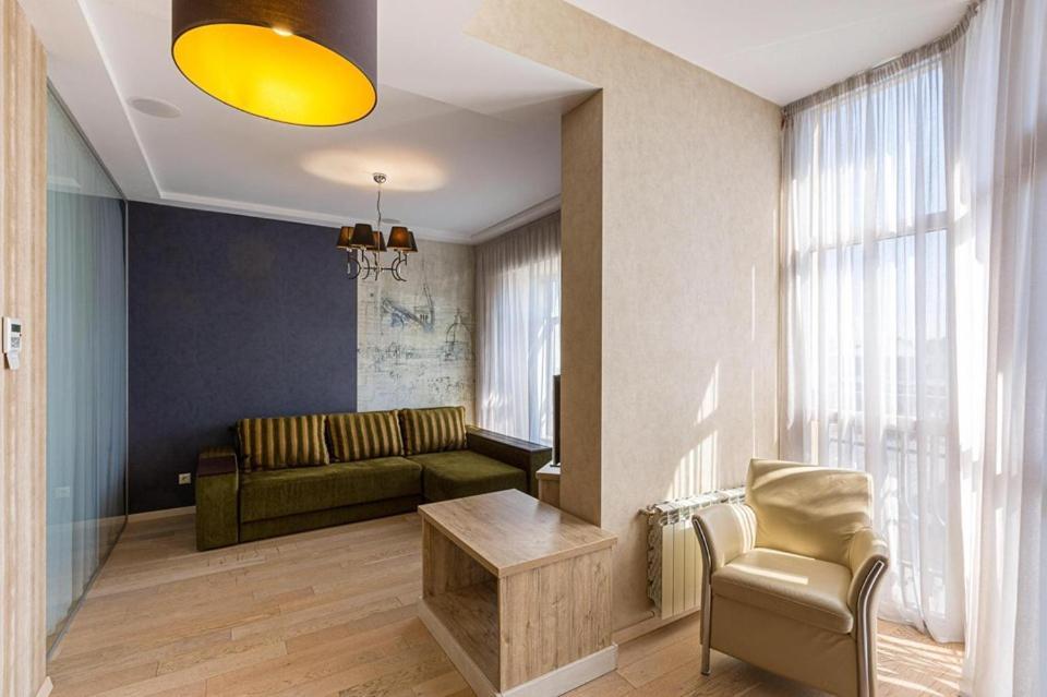 Цехова 1 Apartamento Lviv Exterior foto